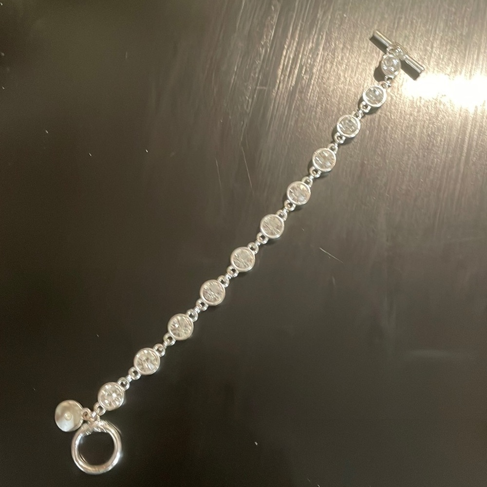 Jones New York toggle bracelet